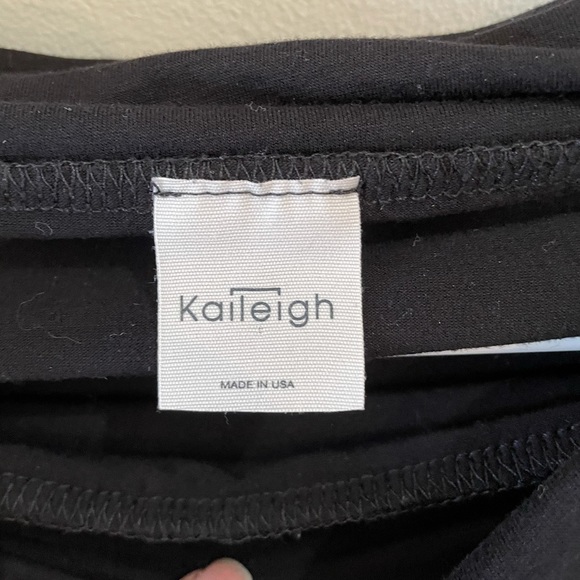 Kaileigh/ Women’s black skirt - Picture 4 of 6